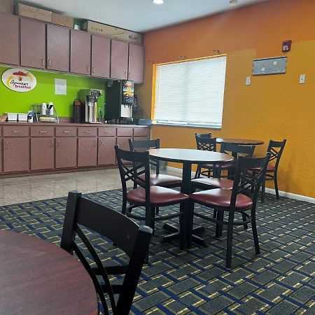 Super 8 By Wyndham Houston/Brookhollow Nw Luaran gambar