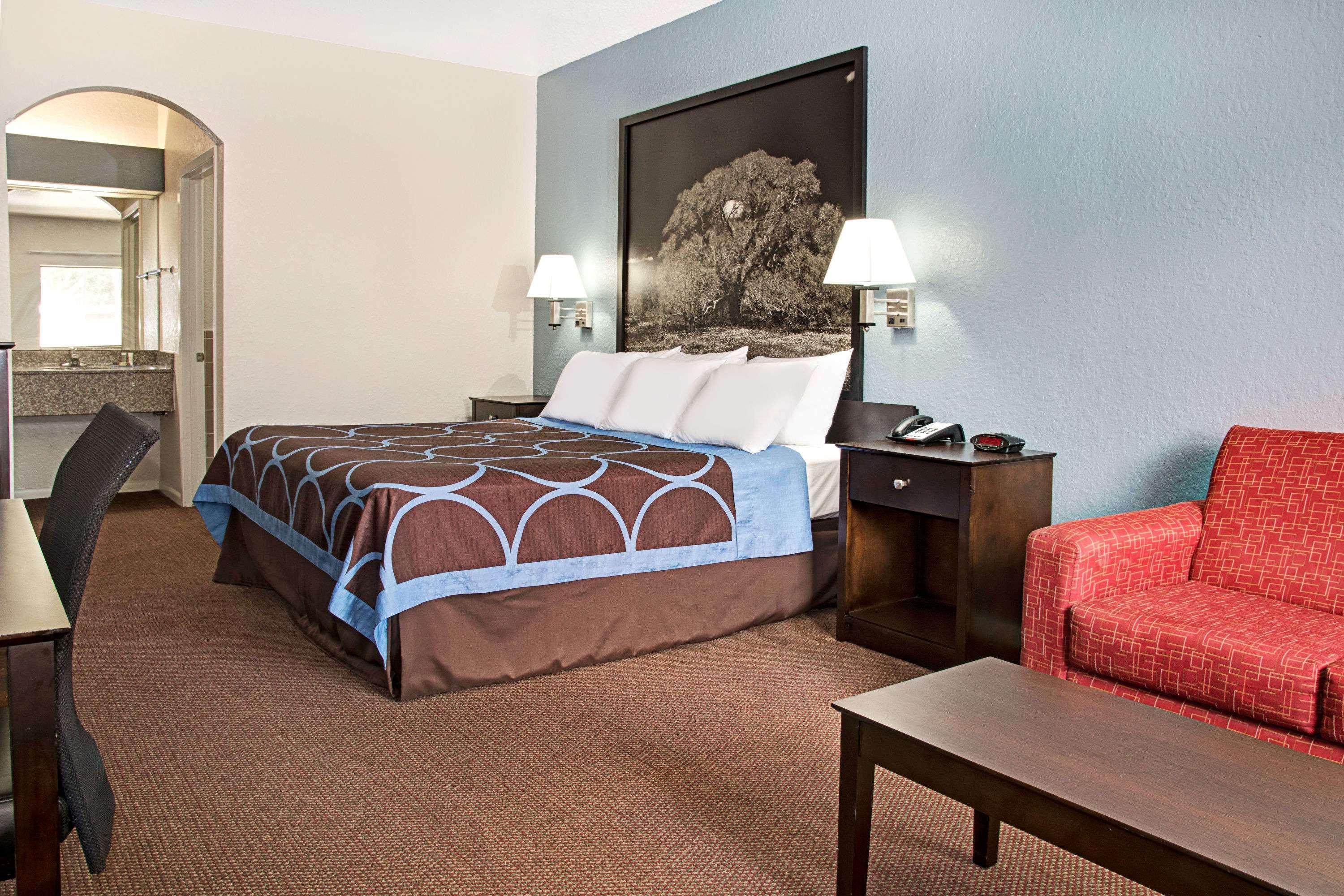 Super 8 By Wyndham Houston/Brookhollow Nw Luaran gambar